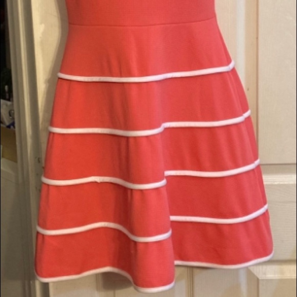 Beautiful Dress - Picture 4 of 6